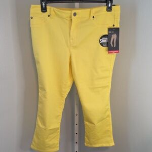 🆕️ New York & Co Premium Stretch Denim Capris / Yellow / 12